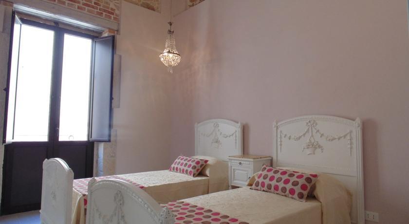Allegrakori Syracuse Room photo